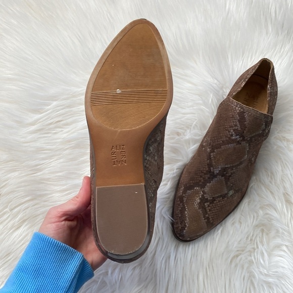 Naturalizer Belinda booties 9W - Picture 5 of 9